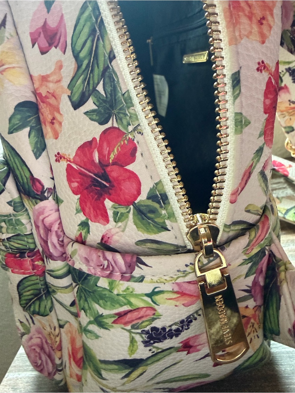Steve Madden White Floral Mini Backpack - Picture 5 of 9